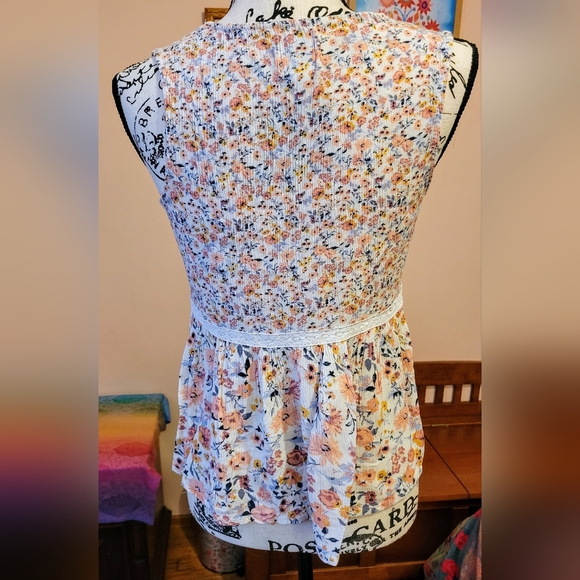 Free Francesca's Collections Blue Rain Quincy Floral Crochet Blouse, Boho, S - Picture 8 of 14